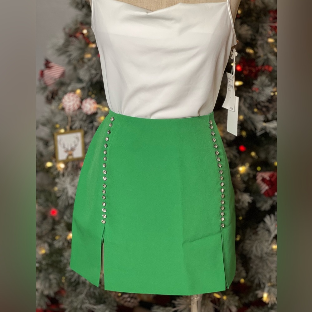 4th & Reckless Petite exclusive mini skirt with embellishment detail in green - Picture 5 of 5